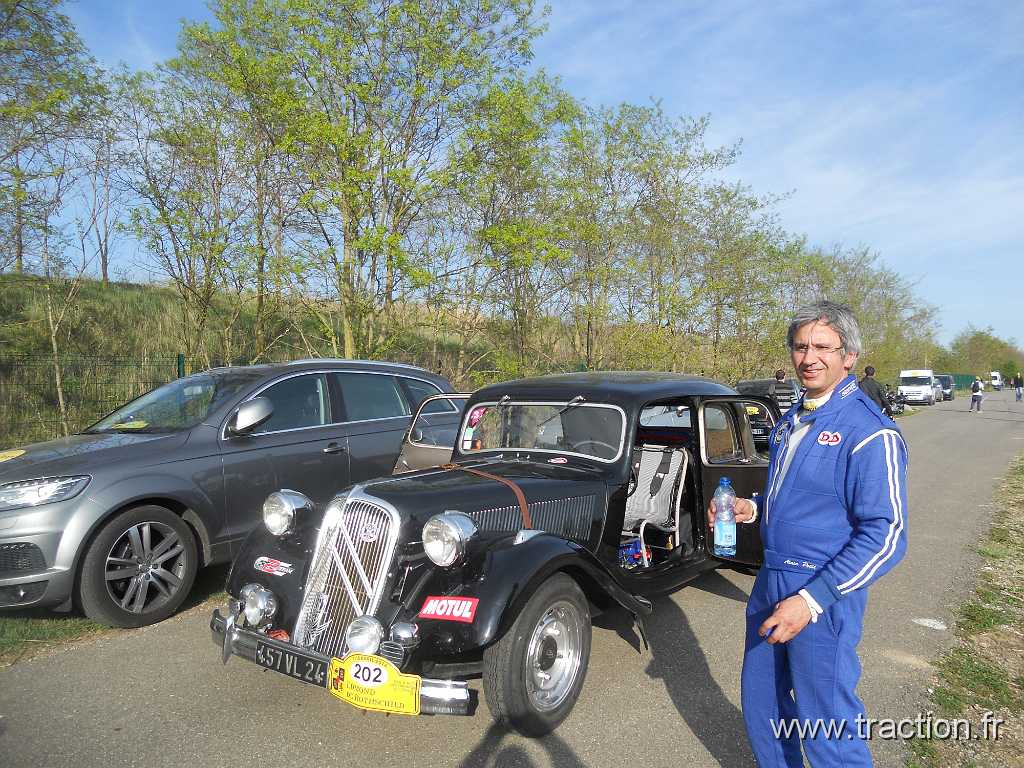 2014_Tour_Auto (25).JPG - Tour Auto 2014 Optic 2000, Anneau du Rhin, participant N° 202 PETIT/CARON FRA/FRA Citroen Traction 15-six 1950